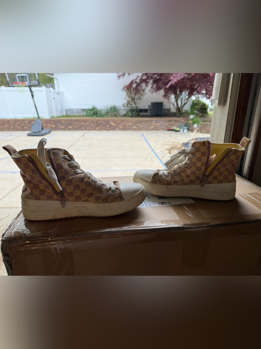 art class Tan & Cream Checker High-Top Sneakers